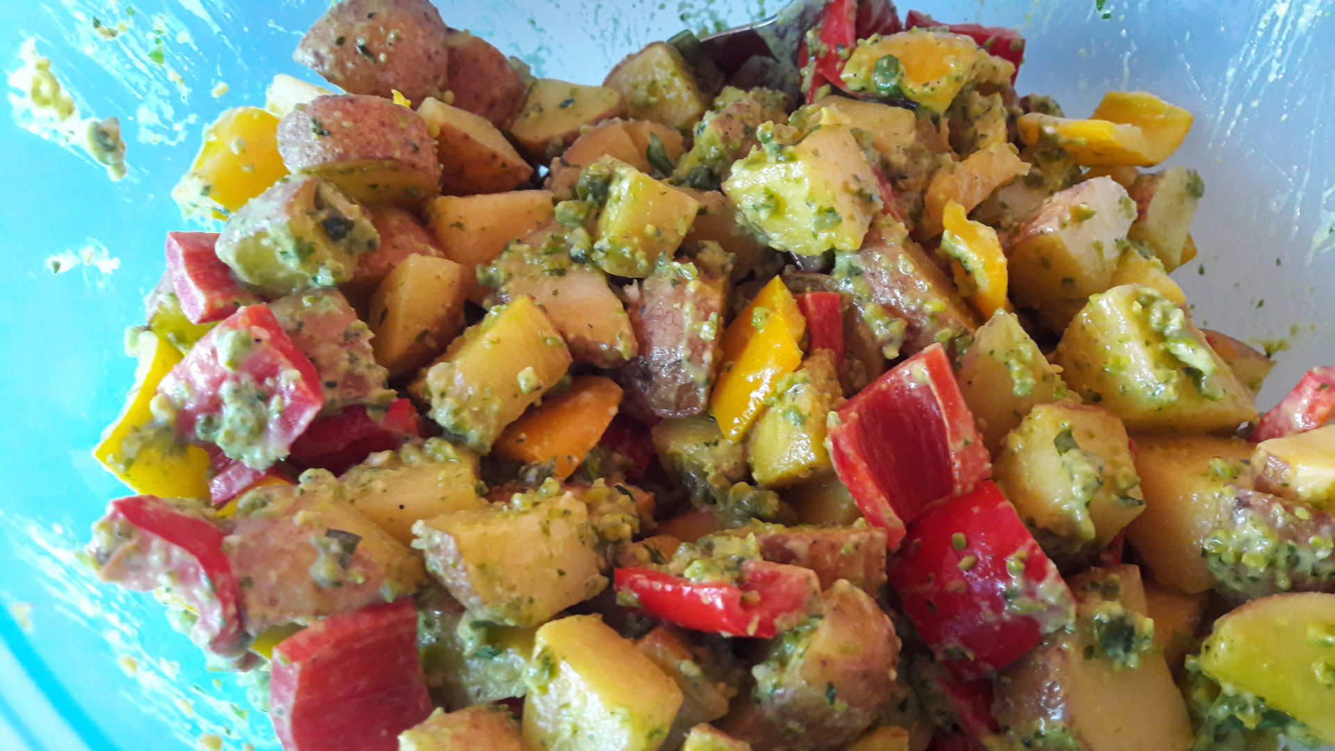 Kartoffelsalat mit Basilikum-Pistazien Pesto - Meine Küchenschätze